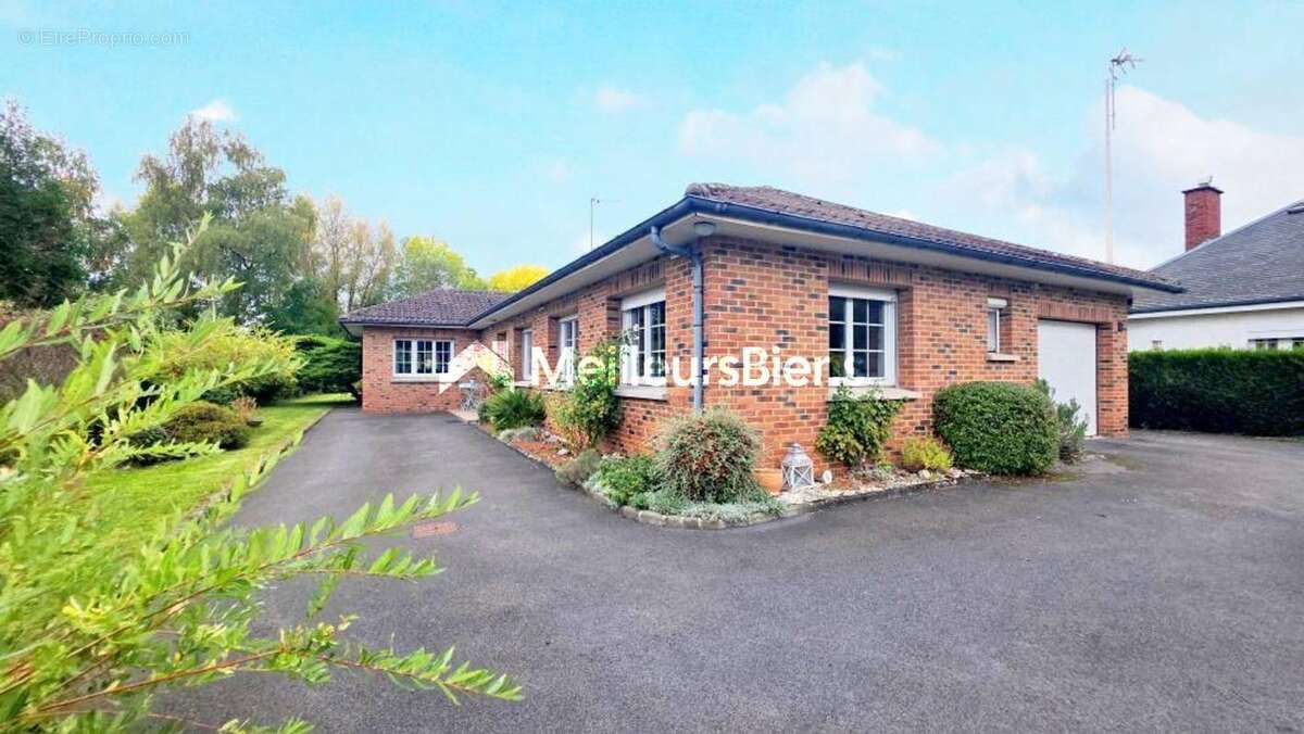 Maison à AULNOYE-AYMERIES