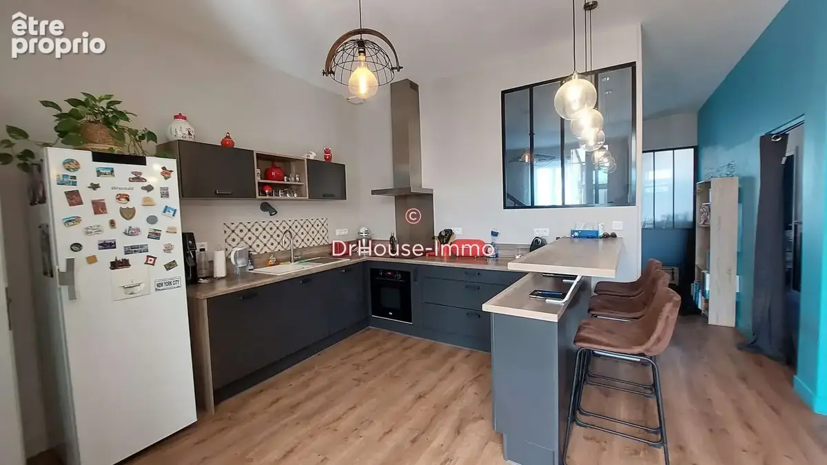 Maison 10 pièces 210 m² à vendre à Saintes (17100) - photo 5