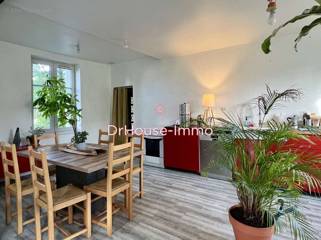 Maison à SAINTE-MAURE-DE-TOURAINE