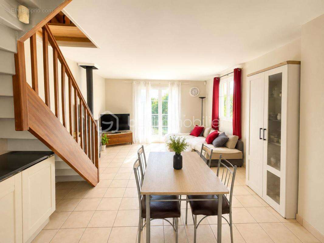 MAISON idéalement située avec beau jardin et grand garage indépendant - photo 3