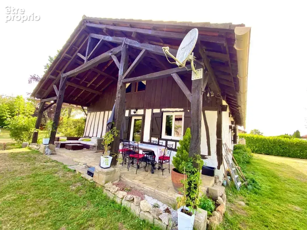Maison a colombages renovee avec gite independant sur 2700 m2 de terrain a lacquy - photo 8