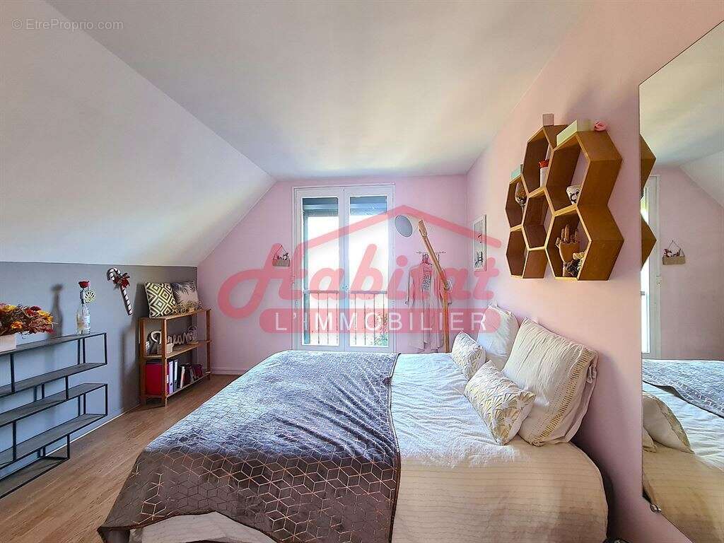 Maison 200 m² à Chelles  - photo 9