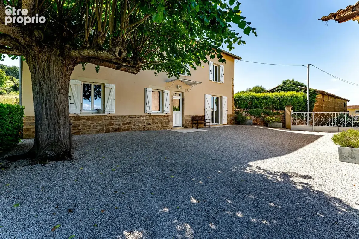 Ancienne ferme rénovée de 186 m2 (152 m2 Carrez) - Chozeau - photo 2
