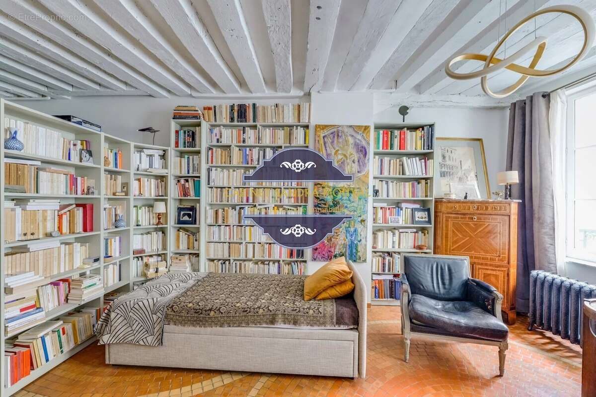 Appartement à PARIS-3E