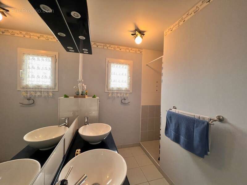 Maison à LE PALAIS-SUR-VIENNE