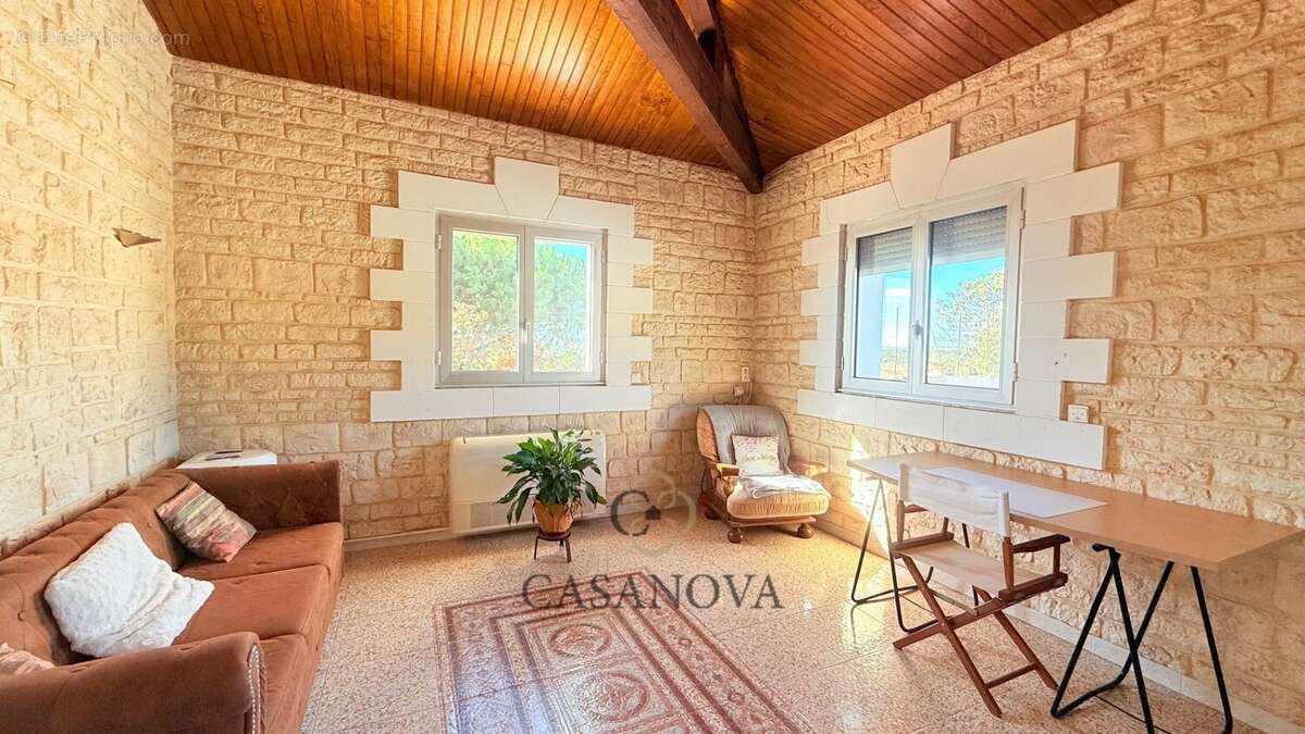 Maison à VILLENEUVE-LES-BEZIERS