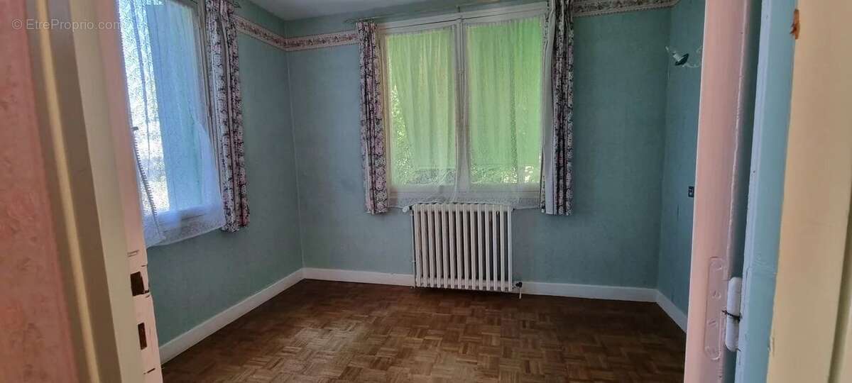 Maison à CASTELNAU-MONTRATIER