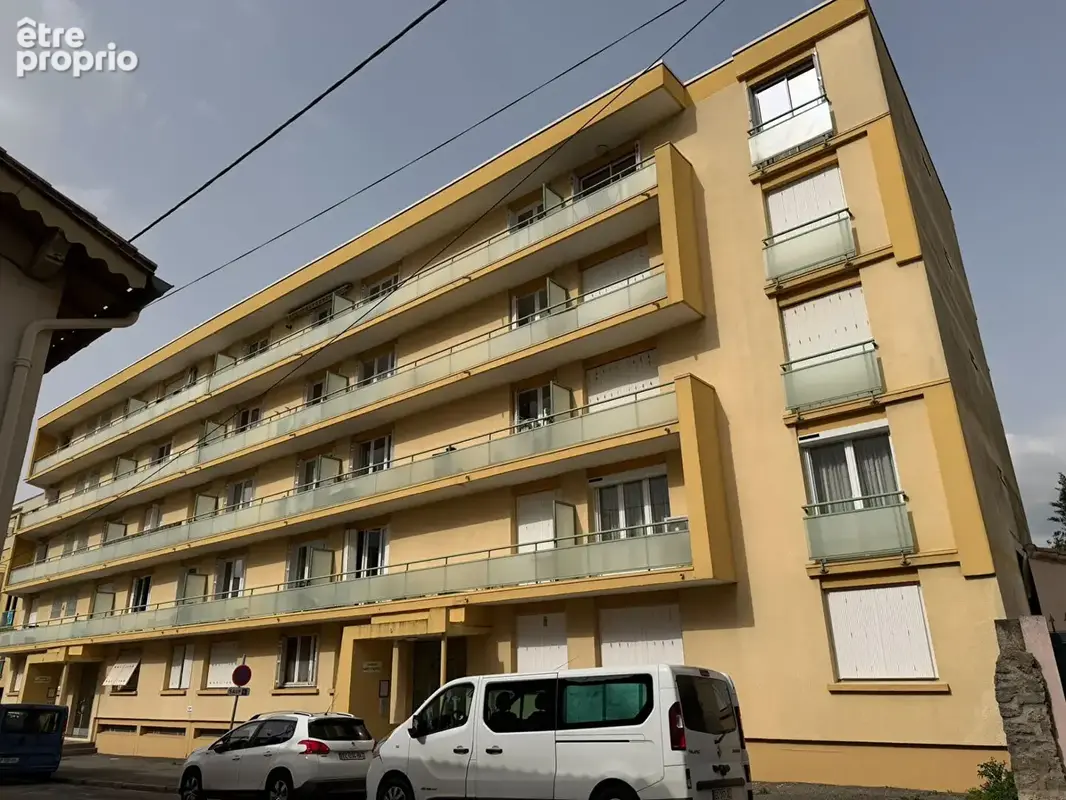 Carcassonne - appartement traversant 76 m² - dernier étage - balcons - parking privatif - photo 2