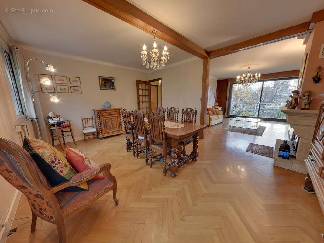 Maison à ECHIROLLES