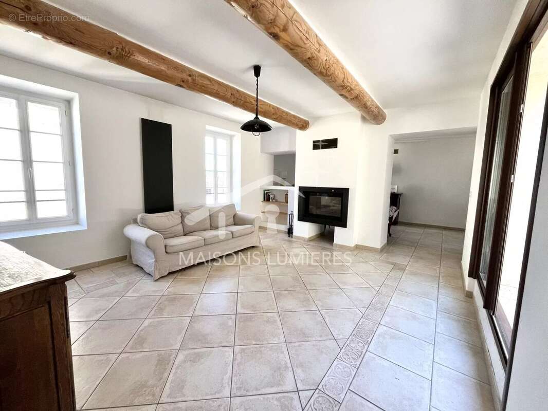 Maison à SAINT-SATURNIN-LES-APT