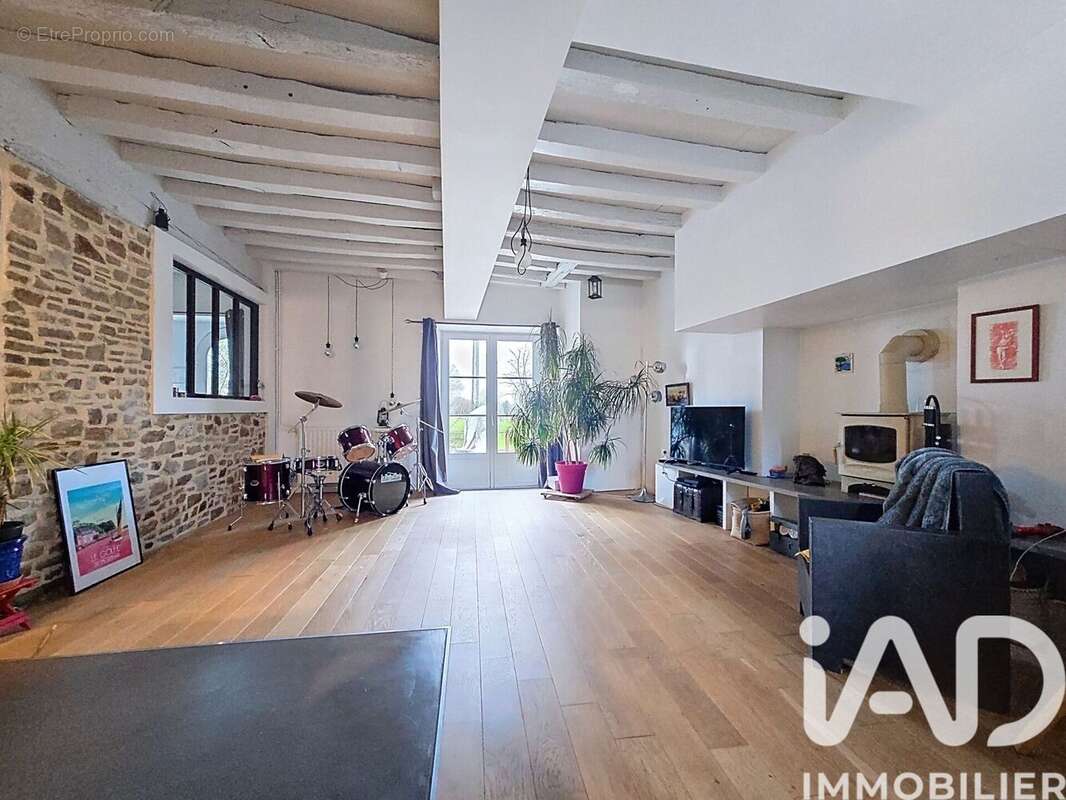 Maison 137 m² à Val-D'ize  - photo 3