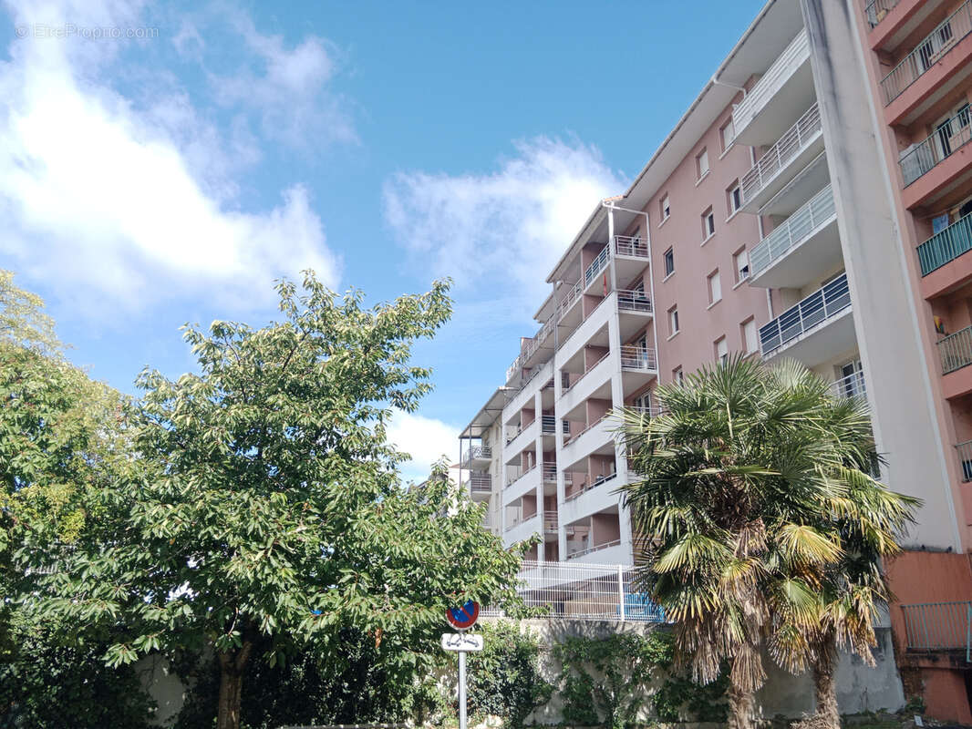 Appartement à BILLERE