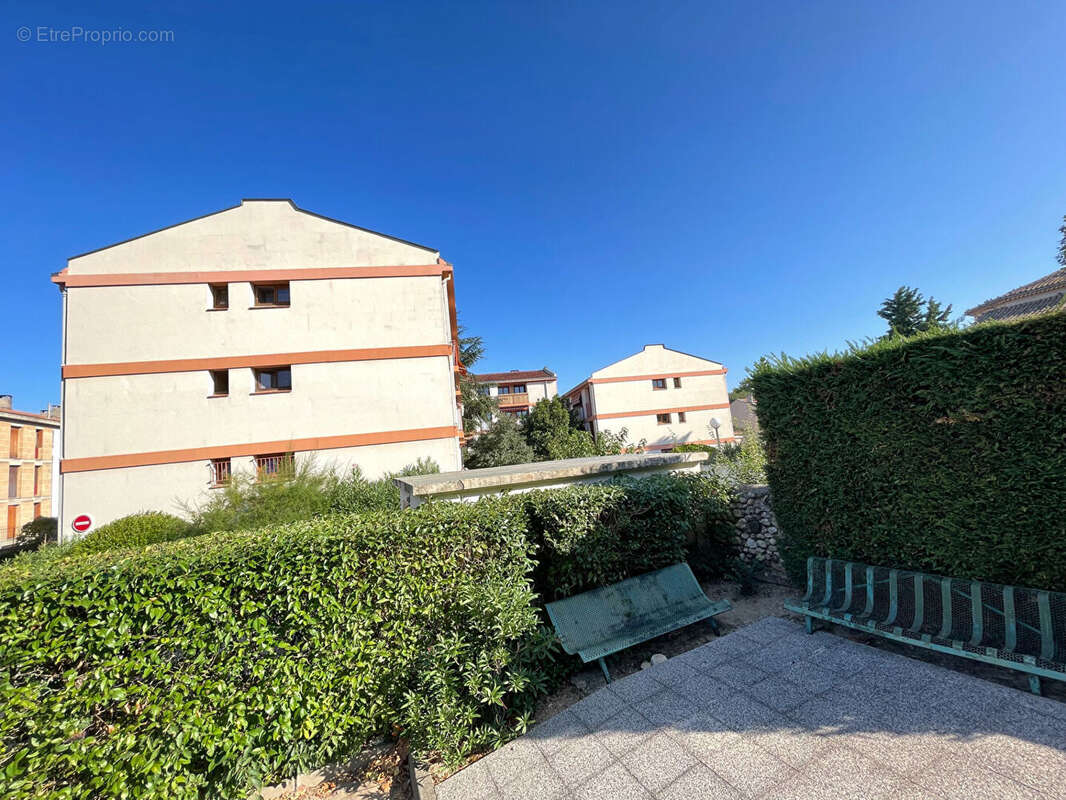 À vendre : Appartement  avec Jardin Cave et Parking 3 pièces à Aix-en-Provence - Les Milles - photo 18