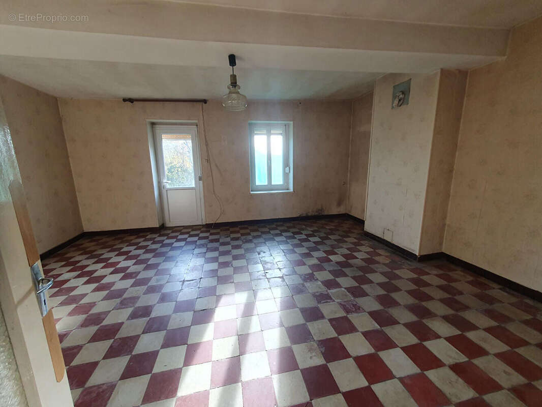 Maison à MONT-D&#039;ORIGNY