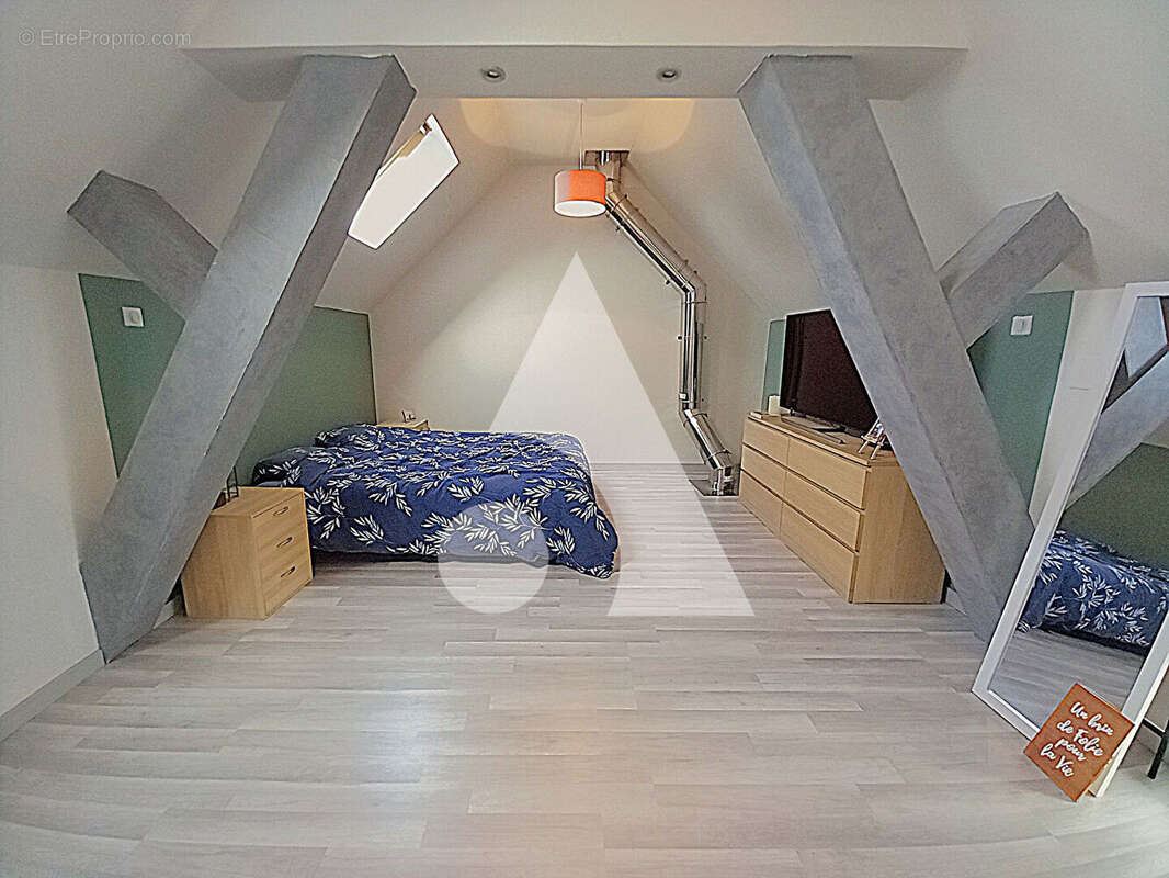 Maison à PONT-SUR-SAMBRE