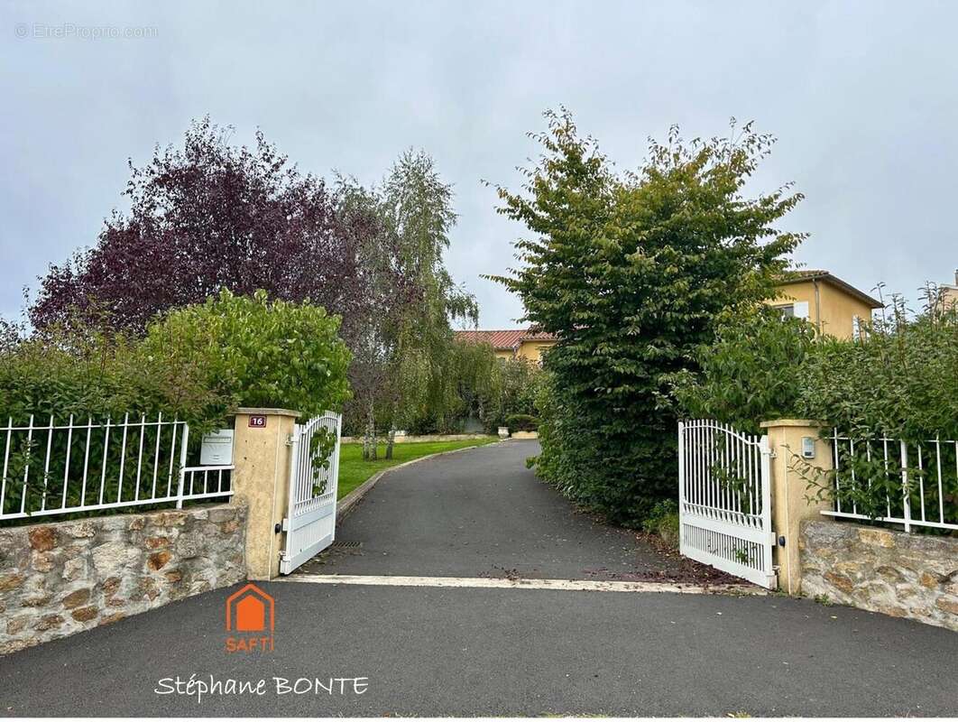 Photo 2 - Maison à LE MONTEIL