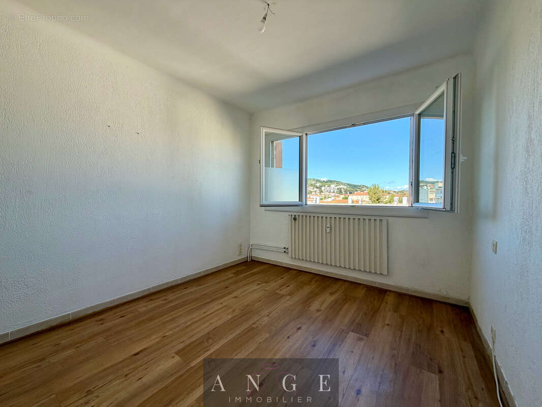 Appartement à HYERES