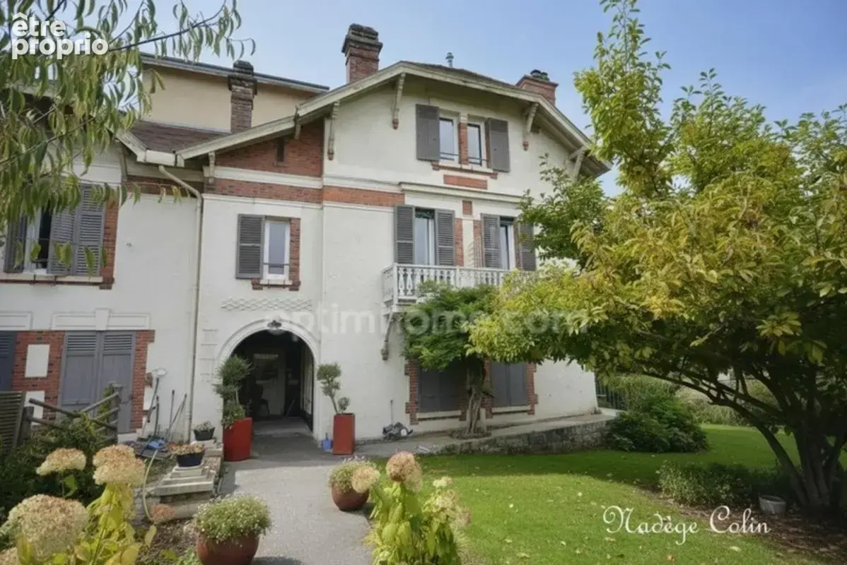 Maison à MILON-LA-CHAPELLE