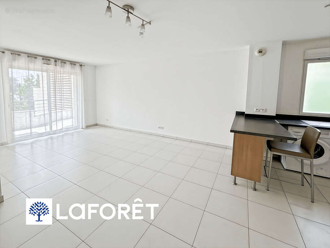 Appartement 2 pièces à vendre à Sainte-Geneviève-des-Bois - Réf 16590 - photo 2