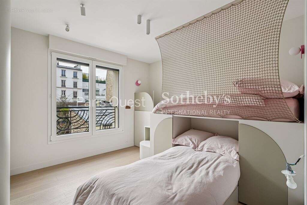 Appartement à LEVALLOIS-PERRET