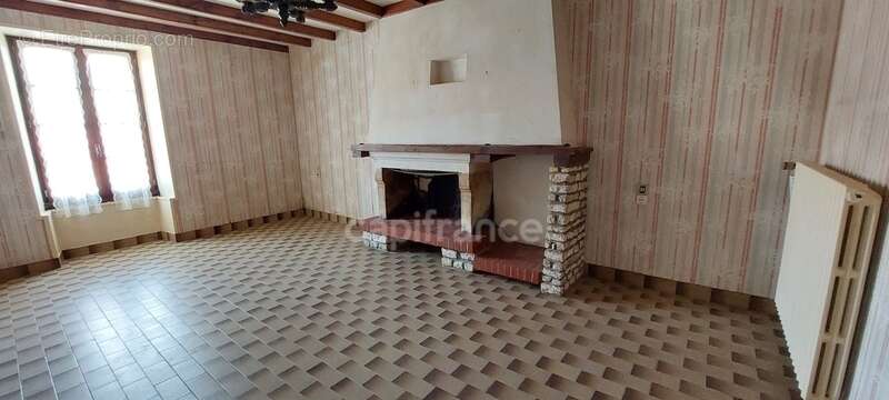 Maison à vendre 5 pièces NALLIERS (85) - photo 5