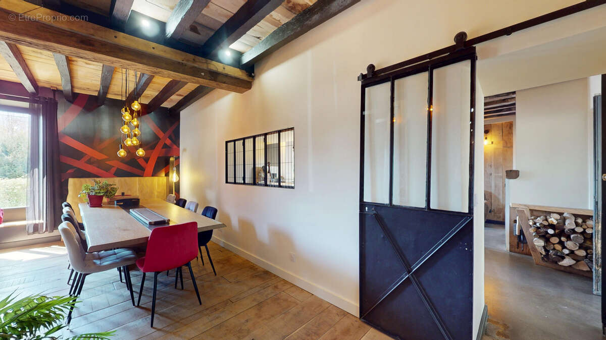 Maison à VILLENEUVE-L&#039;ARCHEVEQUE