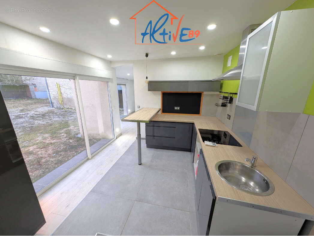 Maison à FLEURY-LA-VALLEE