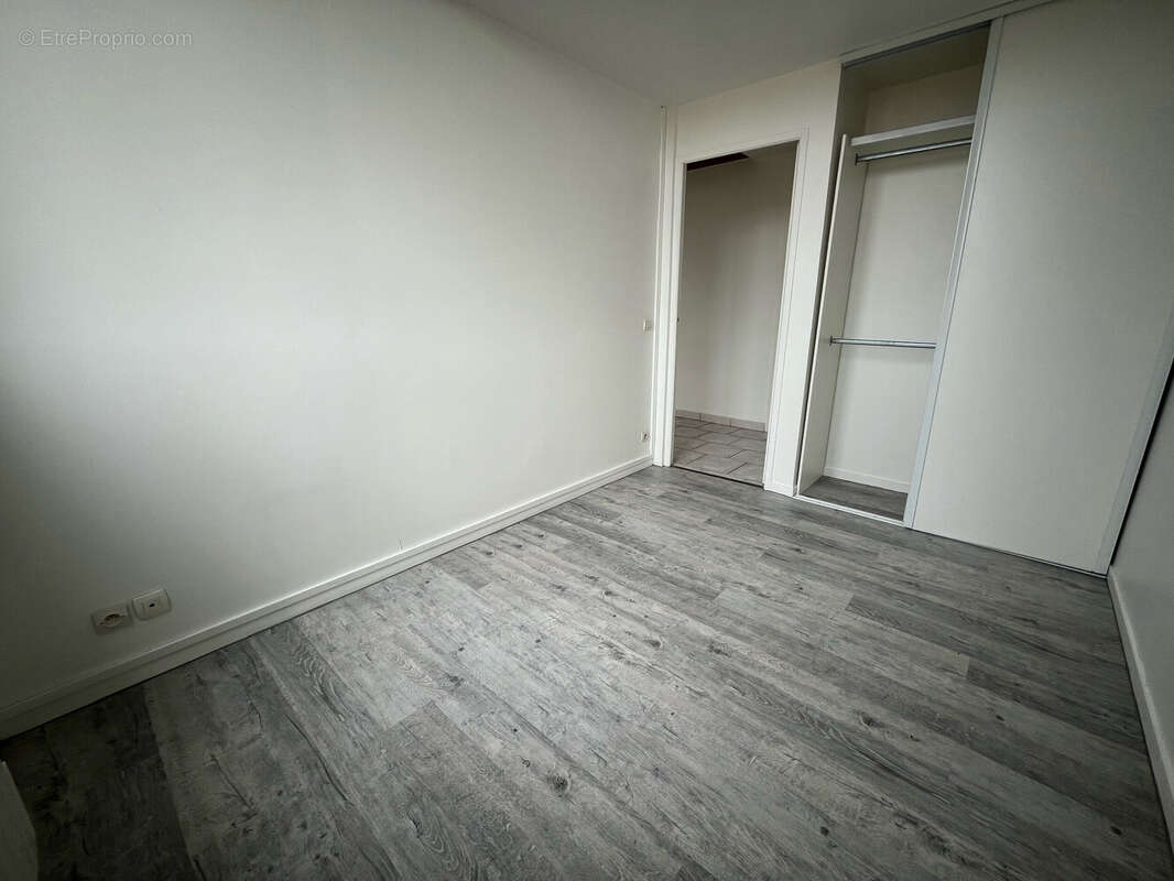 Appartement à LES CLAYES-SOUS-BOIS