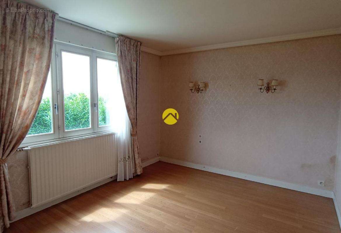 Maison à VILLEBOUGIS