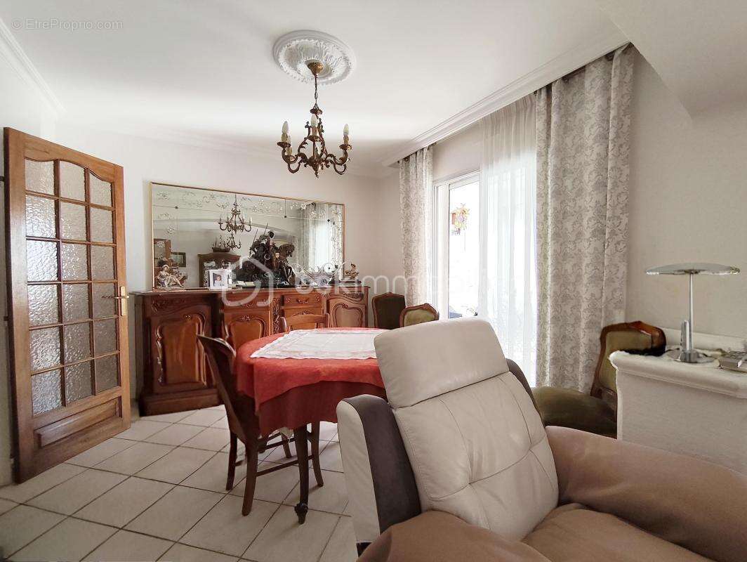 Maison à SAINT-LAURENT-DU-VAR