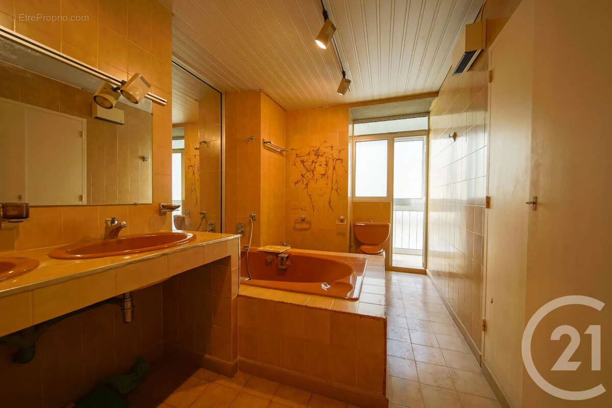 Appartement 185 m² à San-Martino-Di-Lota  - photo 18