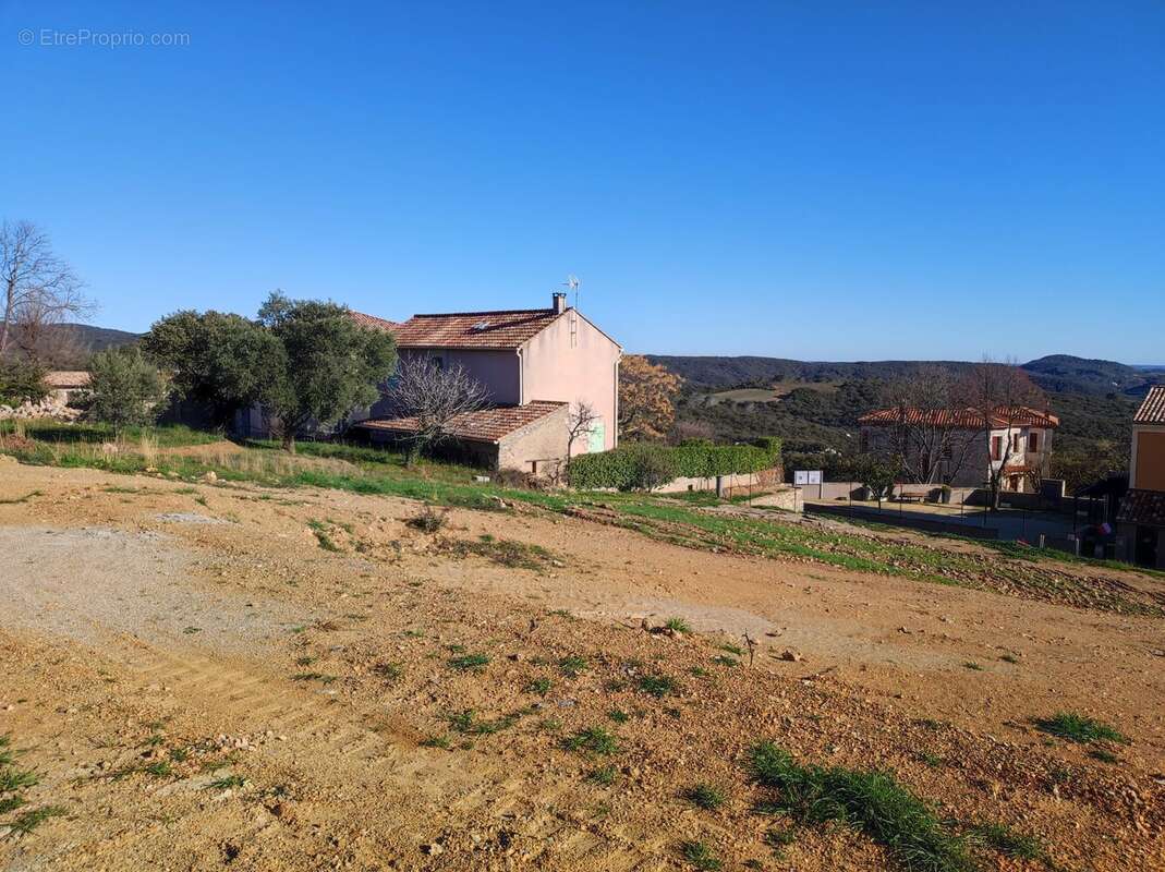 Terrain à ROQUESSELS
