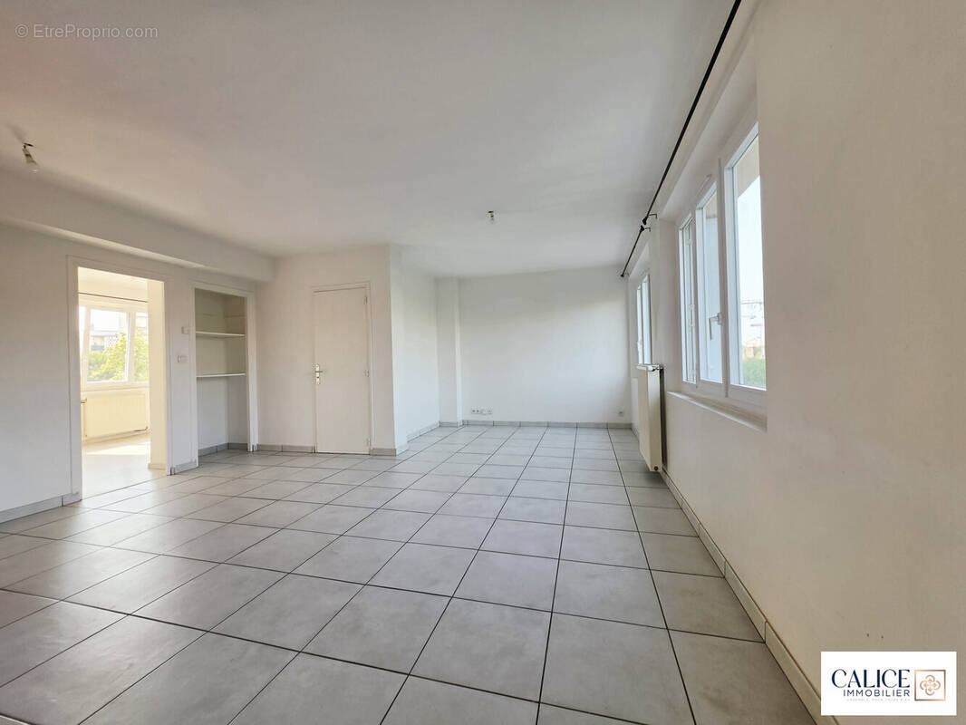 Appartement à BOURG-LES-VALENCE