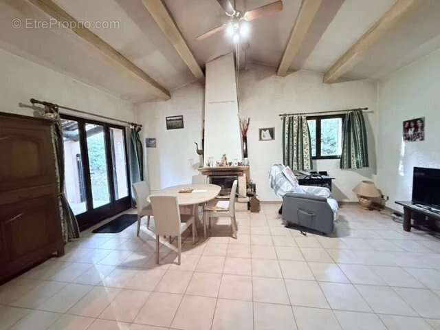 Maison à ROUSSILLON