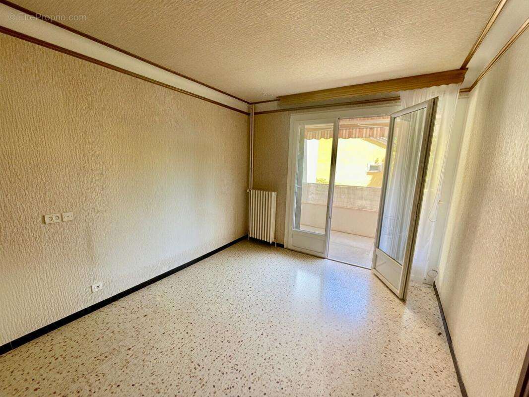 Belle opportunité - T4 avec extérieur - Toulon (83200) - photo 4