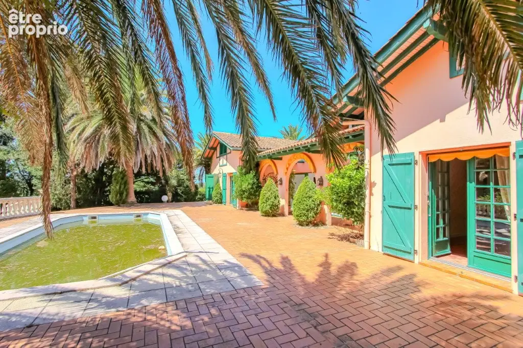 Arcangues - vue montagnes tres belle maison de plain pied  a rafraichir piscine - terrasse ? jardin ? garages - photo 10