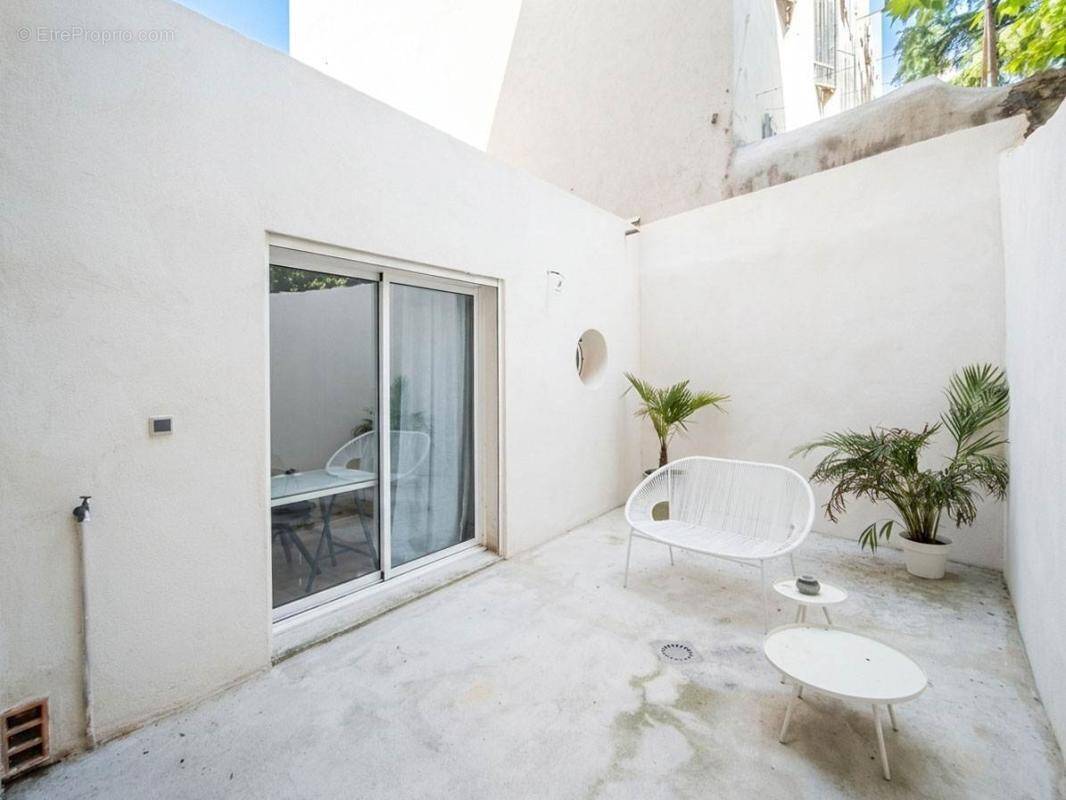 Appartement à MARSEILLE-5E