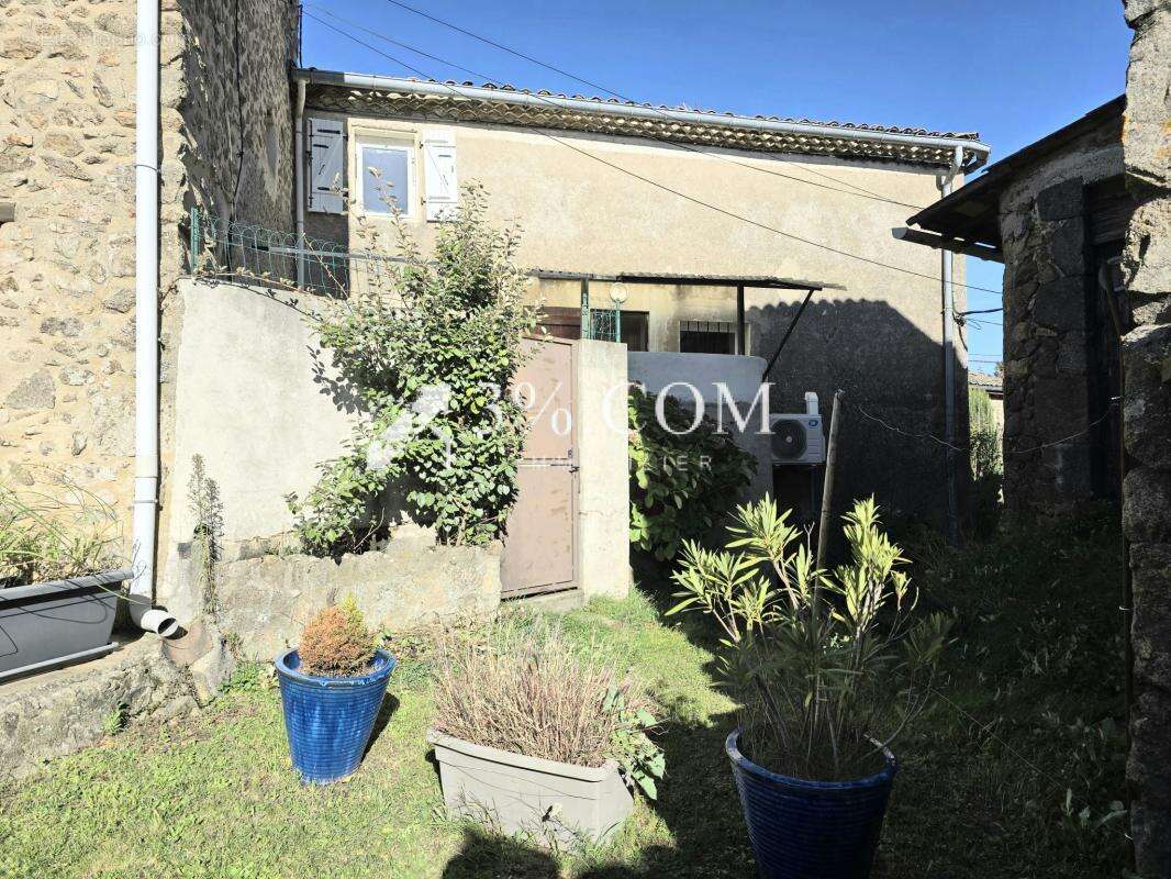 Maison à PLATS