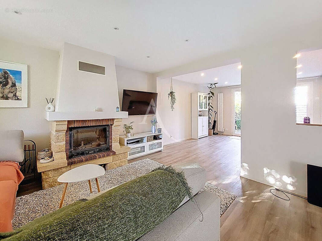 Maison à OZOIR-LA-FERRIERE