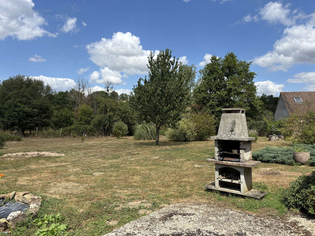 Buxières-les-Mines   Charmante maison de campagne avec 3136 m2 de terrain dans un environnement calme et verdo - photo 17