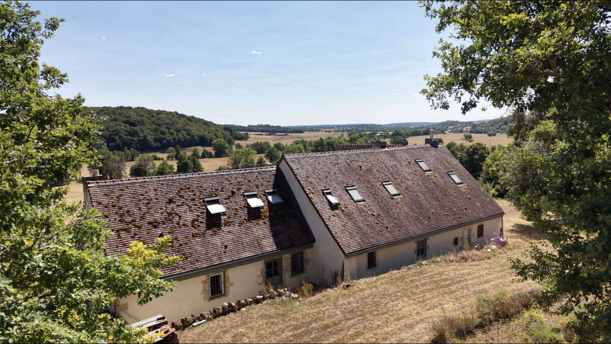 Belle propriété sur une colline isolée - photo 17
