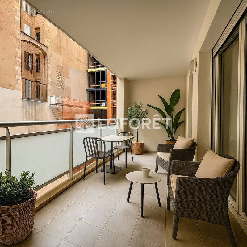 Appartement à MARSEILLE-2E