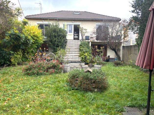 Maison à BRY-SUR-MARNE