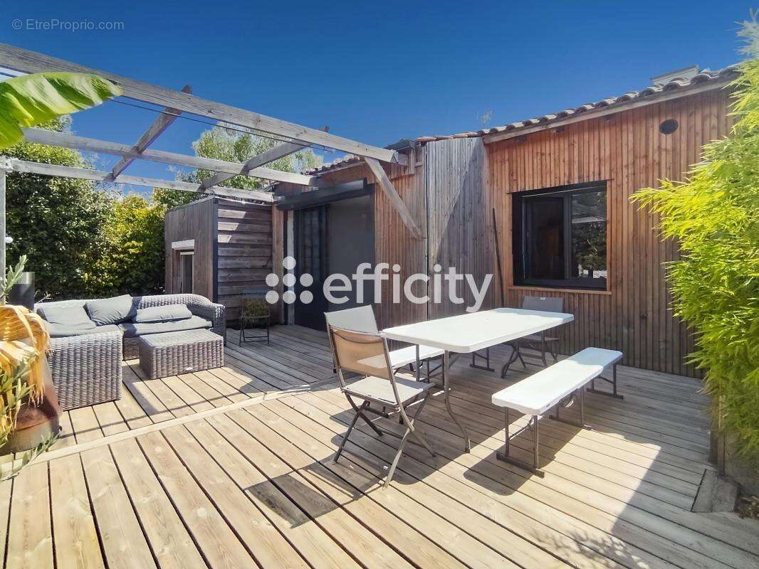 Maison 140 m² à La Rochelle  - photo 17