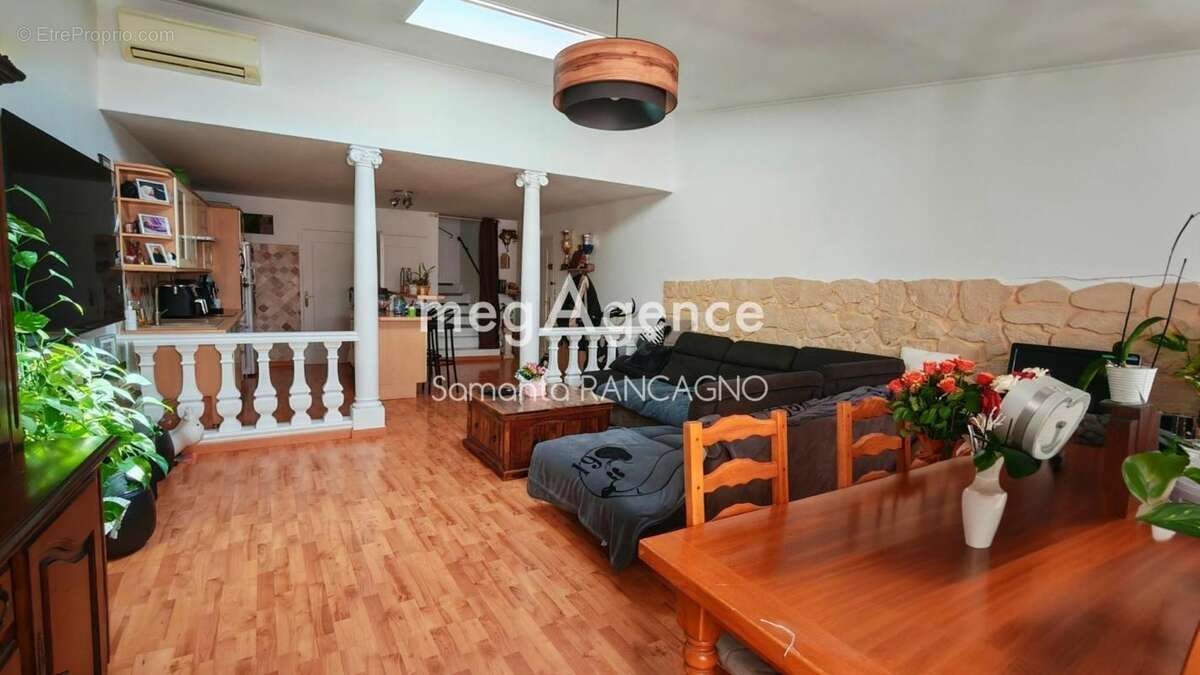 T3 duplex atypique 85 m² – Centre-ville Fréjus - sans charges de copropriété - photo 4