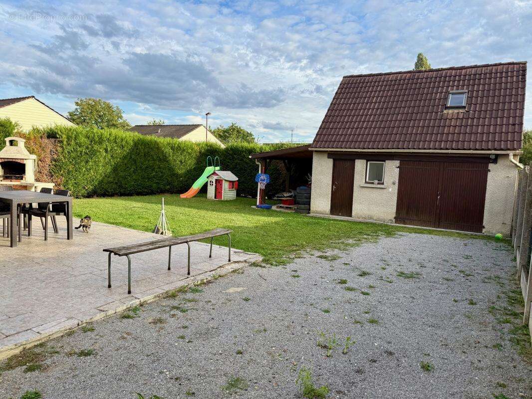 Maison à MONCEAUX