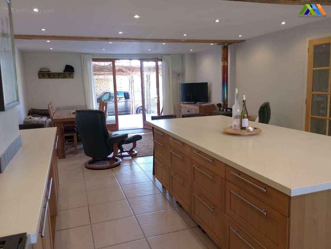 Maison 235 m² à Arne  - photo 2