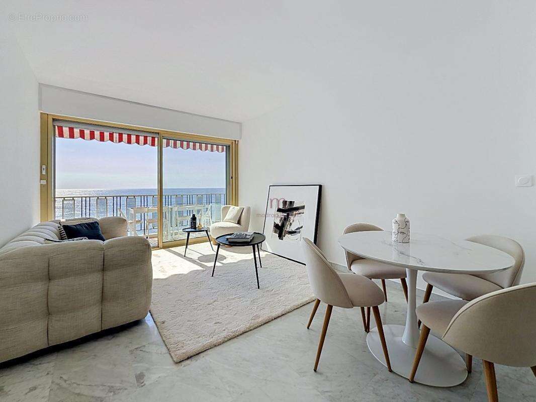 Appartement à ROQUEBRUNE-CAP-MARTIN