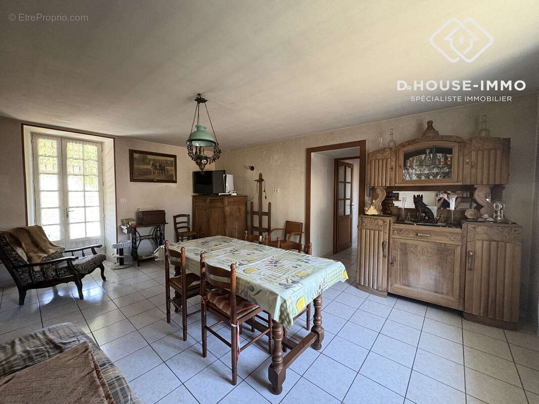 Maison 130 m² à Saint-Front-La-Riviere  - photo 6