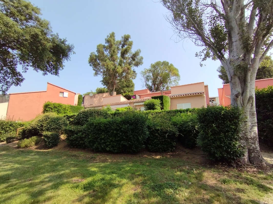 Appartement à SIX-FOURS-LES-PLAGES